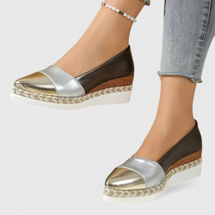 Buty damskie ze spiczastym noskiem i wsuwaną cholewką