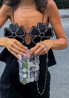 Damski top crop typu cami z ramiączkami spaghetti i aplikacjami z przodu