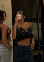 Damski top crop typu cami z ramiączkami spaghetti i aplikacjami z przodu