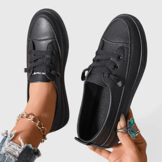 Damskie sneakersy sznurowane z niskoprofilową podeszwą