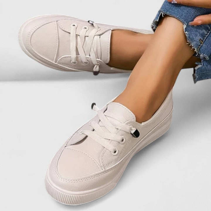 Damskie sneakersy sznurowane z niskoprofilową podeszwą
