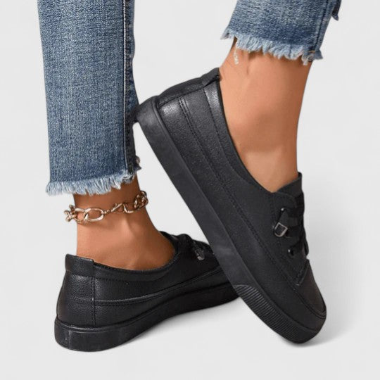Damskie sneakersy sznurowane z niskoprofilową podeszwą
