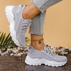 Damskie sneakersy ze sznurowaniem i podeszwą z bieżnikiem