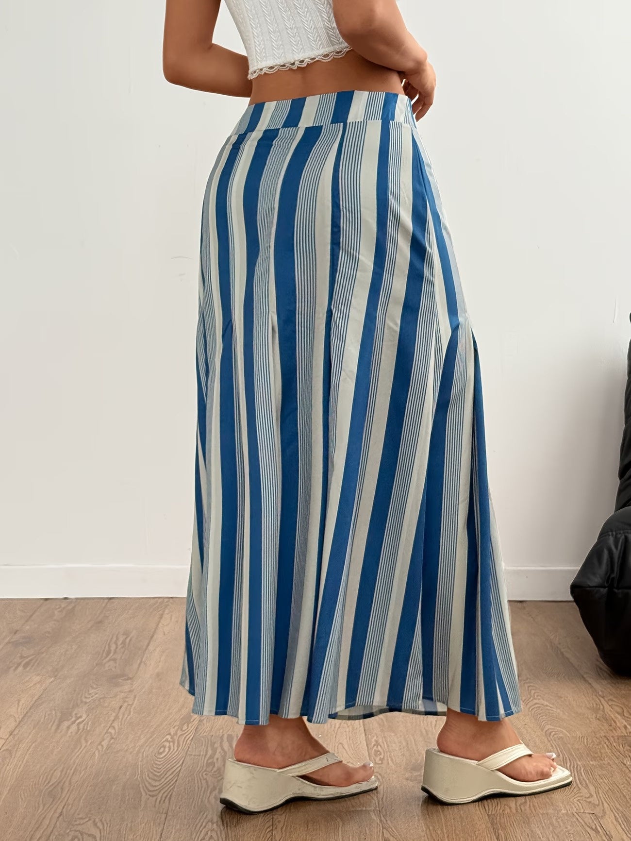 Damska spódnica maxi w paski