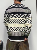 Sweter męski z geometrycznym wzorem